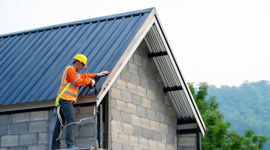 Expert Emergency Roof Repairs services in Bethalto, IL